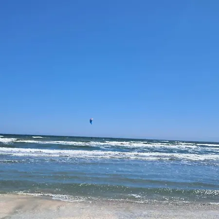 Malul Marii - First Line Cu La Mare