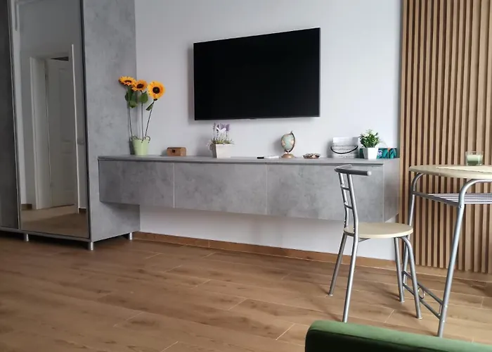 Malul Marii - First Line Cu La Mare *