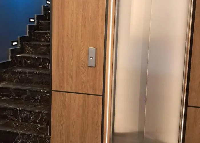 Malul Marii - First Line Cu La Mare * Năvodari